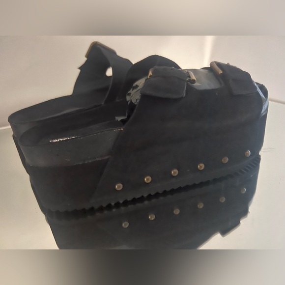 INTENTIONALLY BLANK Black Platform Sandals - Picture 4 of 6